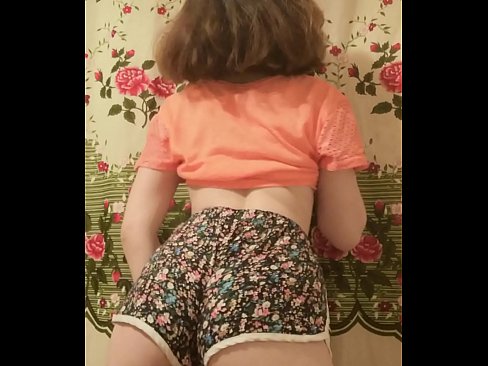 ❤️ Sexy jong baba wat haar kortbroek op kamera uittrek Porno by ons ﹏